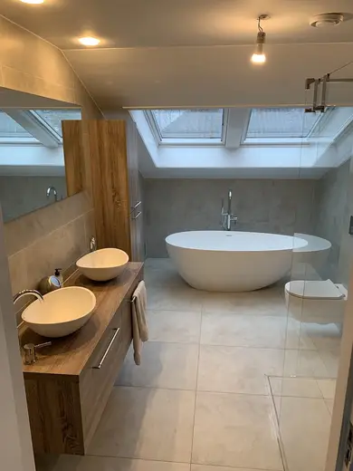 Badkamer 23, foto 1