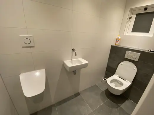 Toilet 13
