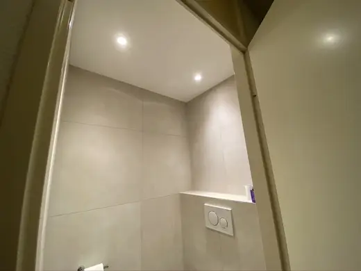 Toilet 16